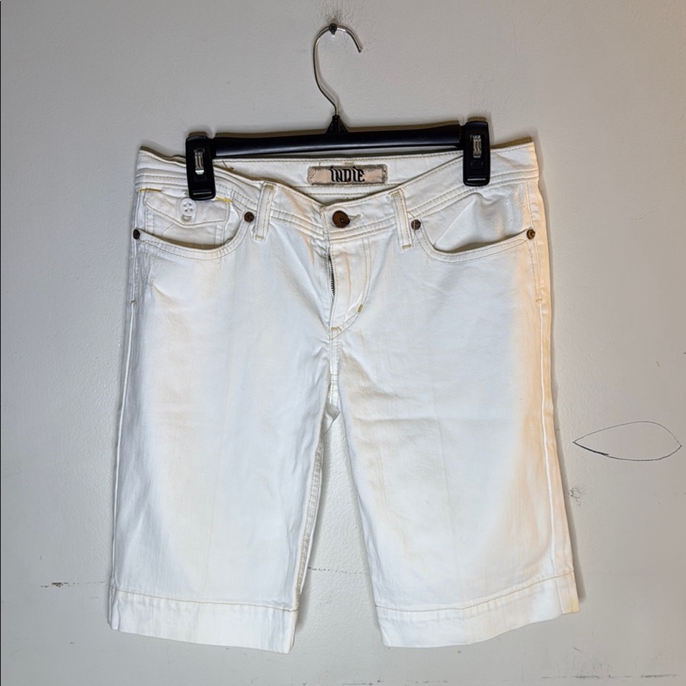 Indie Cotton Blend Embroidered Pocket Detail White Women's Shorts Size 28